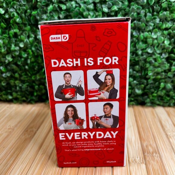 NIB Red Valentine Heart Dash Mini Waffle Maker Machine 4" New Great Gift - Picture 2 of 8